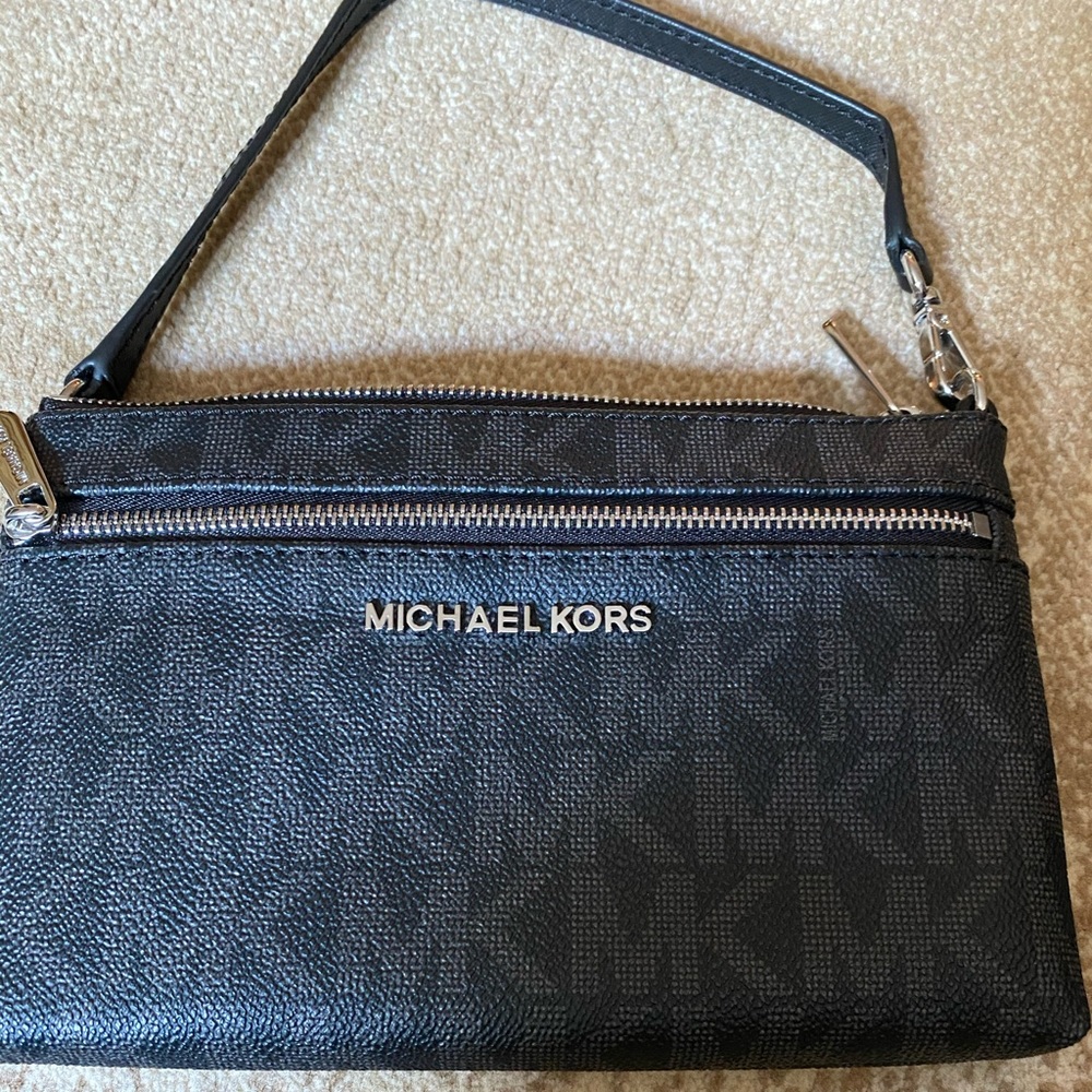 The cutest grab and go clutch!